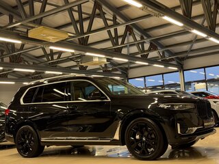 2021 BMW X7 40i I (G07), чёрный, 7999000 рублей, вид 2