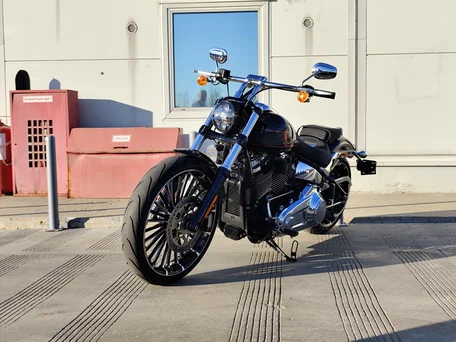 2023 Harley-Davidson Breakout, чёрный, 1990000 рублей, вид 4