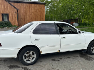 1994 Toyota Vista III (V30), белый, 250000 рублей, вид 5
