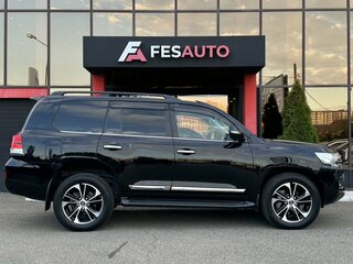 2021 Toyota Land Cruiser 200 Series Рестайлинг 2, чёрный, 8258000 рублей, вид 4