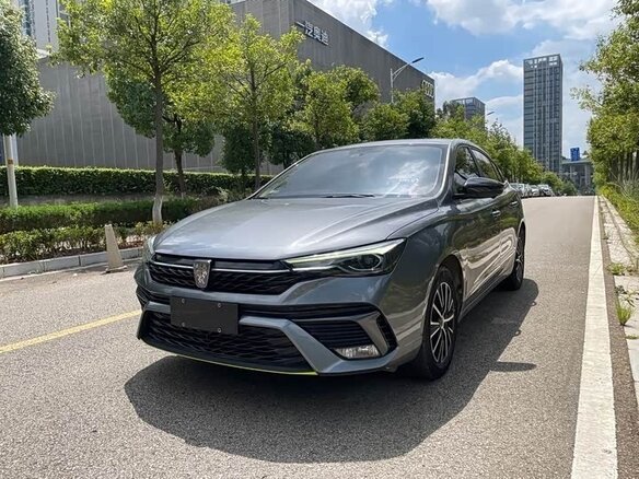 2022 Roewe i5 I Рестайлинг, серебристый, 1170000 рублей - вид 2