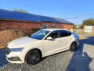 2021 Skoda Octavia IV (A8), белый, 1650000 рублей, вид 1