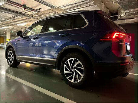 2018 Volkswagen Tiguan II, синий, 2570000 рублей, вид 4