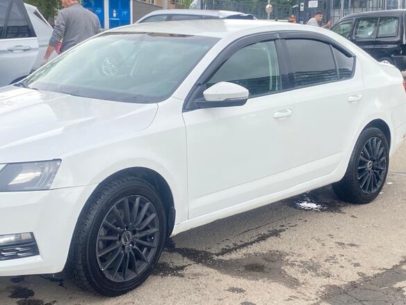 2018 Skoda Octavia III (A7) Рестайлинг, белый - вид 1