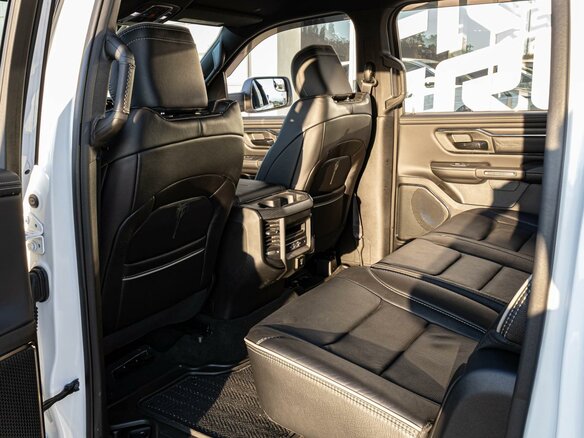 2022 Ram 1500 Crew Cab V, белый, 7950000 рублей - вид 12