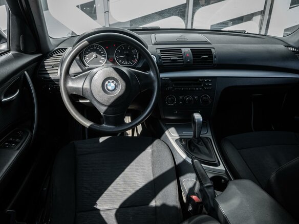 2008 BMW 1 серии 116i I (E81/E82/E87/E88) Рестайлинг, белый, 608000 рублей - вид 5