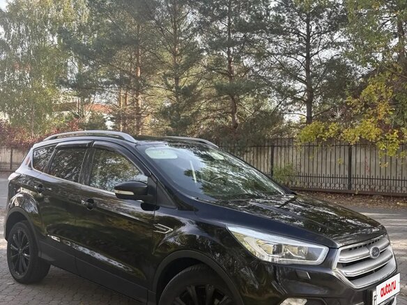 2017 Ford Kuga II Рестайлинг, чёрный, 1900000 рублей