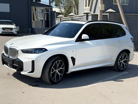 2026 BMW X5 40i IV (G05/G18) Рестайлинг, белый, 13950000 рублей, вид 3