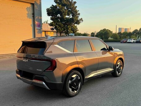 2026 Kia EV5 64.2 kWh, серый, 3440000 рублей, вид 5