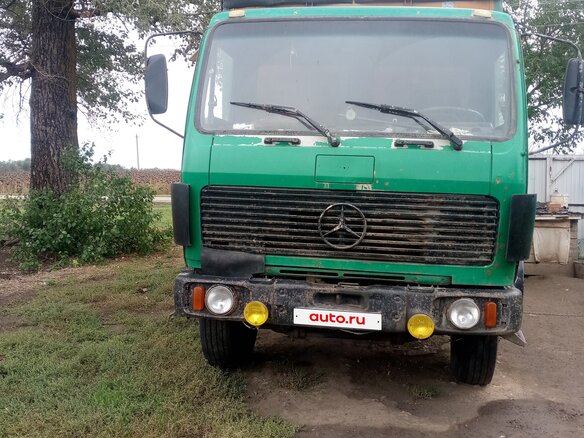 1984 Mercedes-Benz 814, зелёный, 500000 рублей