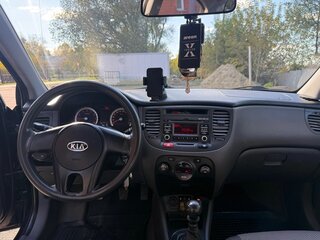 2009 Kia Rio II, чёрный, 380000 рублей, вид 3