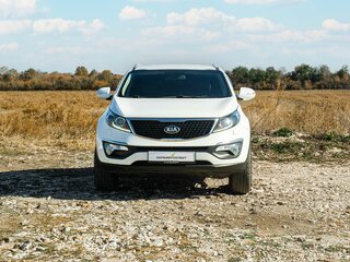2015 Kia Sportage III Рестайлинг, белый, 1600000 рублей, вид 3