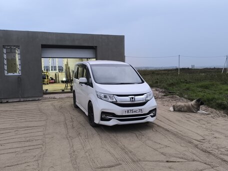 2015 Honda Stepwgn V, белый, 2050000 рублей, вид 3