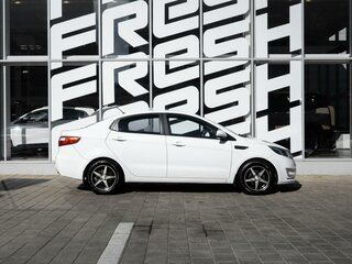 2014 Kia Rio 6-speed III, белый, 698000 рублей, вид 5