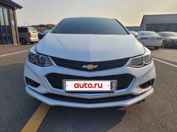 2017 Chevrolet Cruze II, белый, 789000 рублей - вид 1