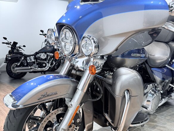 2017 Harley-Davidson Electra Glide, серебристый, 1799000 рублей - вид 23