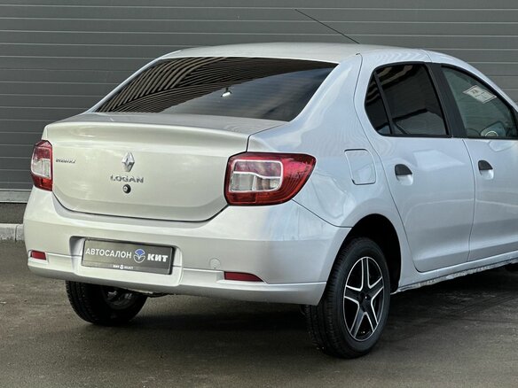 2017 Renault Logan II, серебристый, 599000 рублей - вид 9
