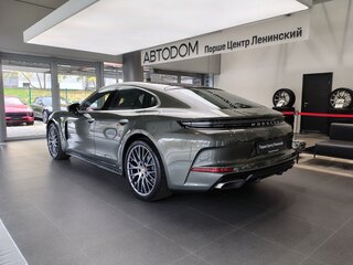2026 Porsche Panamera 4 E-Hybrid III, зелёный, 26490000 рублей, вид 3