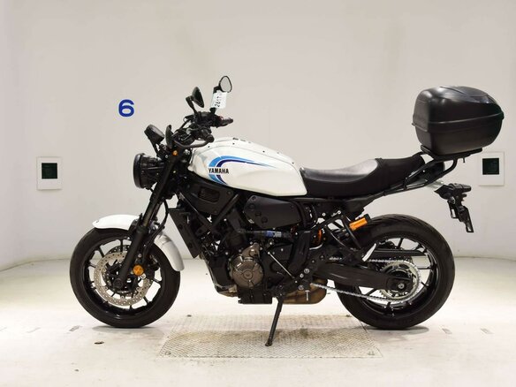 2022 Yamaha XSR700, белый, 747000 рублей