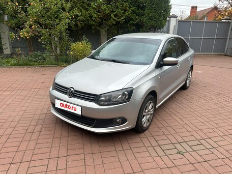 2015 Volkswagen Polo V Рестайлинг, серебристый, 770000 рублей, вид 1