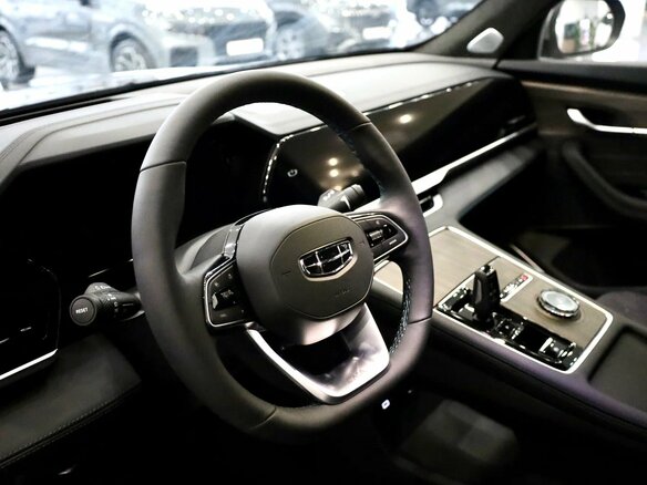 2026 Geely Monjaro I Рестайлинг, белый - вид 2