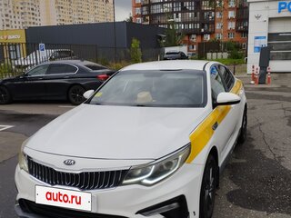 2019 Kia Optima IV Рестайлинг, белый, 1420000 рублей, вид 2