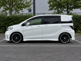 2016 Honda Freed Spike I Рестайлинг 2, белый, 784000 рублей, вид 4
