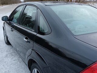 2011 Ford Focus II Рестайлинг, чёрный, 600000 рублей, вид 4