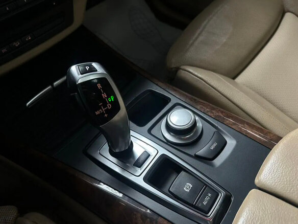 2008 BMW X5 48i II (E70), бежевый, 1600000 рублей - вид 16