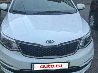 2016 Kia Rio III Рестайлинг, белый, 950000 рублей, вид 4