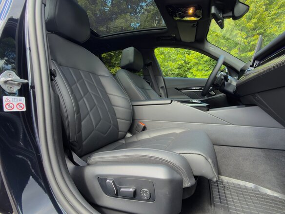 2024 BMW 5 серии 520d xDrive VIII (G60/G61/G68), синий, 7325000 рублей - вид 29
