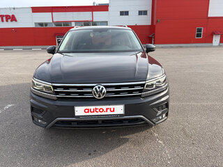 2018 Volkswagen Tiguan II, серый, 3190000 рублей, вид 2