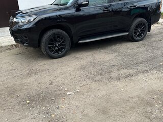 2021 Toyota Land Cruiser Prado 150 Series Рестайлинг 3, чёрный, 7000000 рублей, вид 4