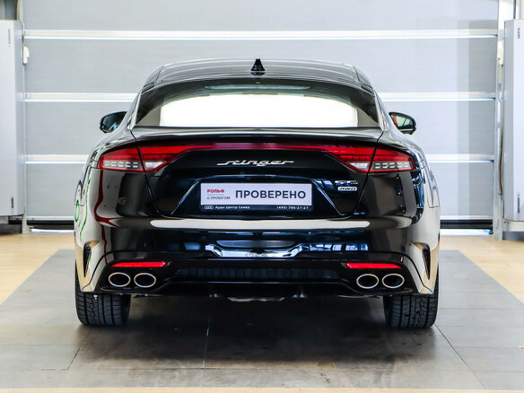 2021 Kia Stinger I Рестайлинг, чёрный, 3175000 рублей - вид 4