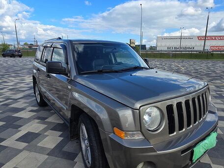 2008 Jeep Liberty (Patriot), бежевый, 727000 рублей, вид 2