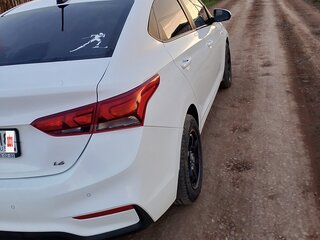 2017 Hyundai Solaris II, белый, 1200000 рублей, вид 5