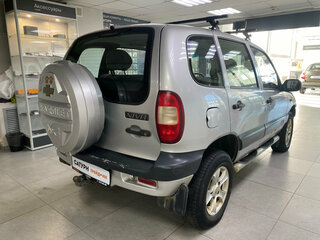 2004 Chevrolet Niva I, серебристый, 250000 рублей, вид 4