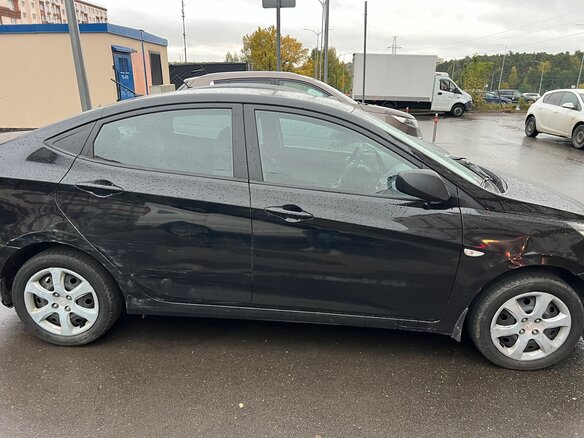 2014 Hyundai Solaris I, чёрный - вид 4