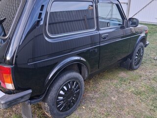 2018 Lada (ВАЗ) 2121 (4x4) Urban I Рестайлинг, чёрный, 680000 рублей, вид 3