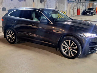 2017 Jaguar F-Pace I, серый, 2800000 рублей, вид 3
