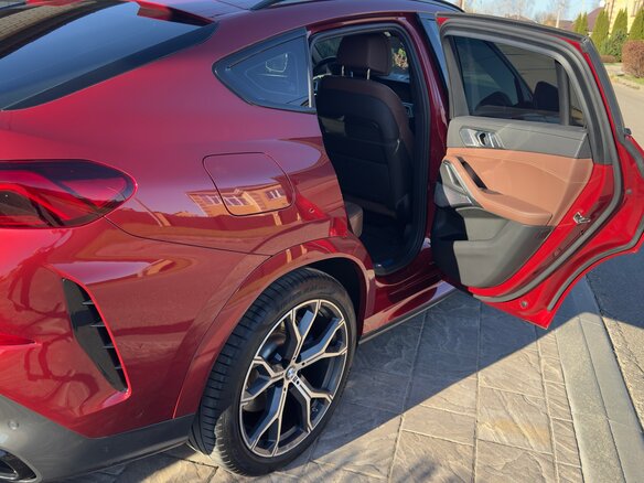 2020 BMW X6 30d III (G06), красный, 8009009 рублей - вид 13