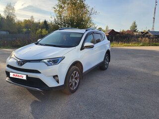 2017 Toyota RAV4 IV (XA40) Рестайлинг, белый, 1950000 рублей, вид 3
