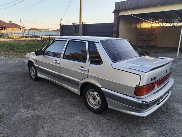 2005 Lada (ВАЗ) 2115, серебристый, 128000 рублей - вид 4