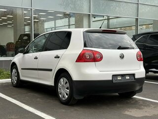 2008 Volkswagen Golf V, белый, 475000 рублей, вид 4
