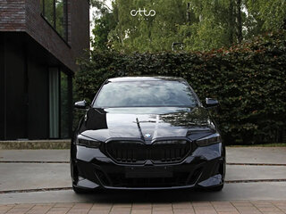 2024 BMW 5 серии 520i VIII (G60/G61/G68), чёрный, 6200000 рублей, вид 4