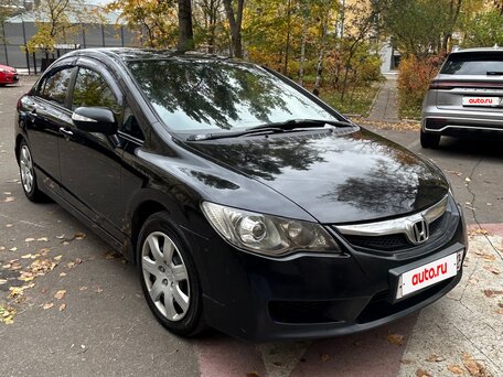 2010 Honda Civic VIII Рестайлинг, чёрный, 800000 рублей, вид 2