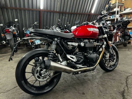 2022 Triumph Speed Twin, красный, 1250000 рублей, вид 4