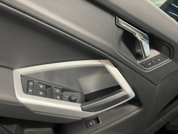 2022 Audi Q3 35 TDI II (F3), синий, 3790000 рублей - вид 9