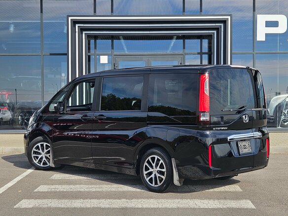 2018 Honda Stepwgn V Рестайлинг, чёрный, 1950000 рублей - вид 5