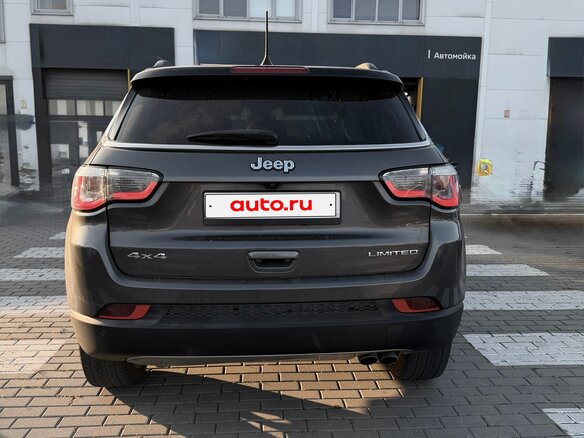 2018 Jeep Compass II, серый, 1750000 рублей - вид 3